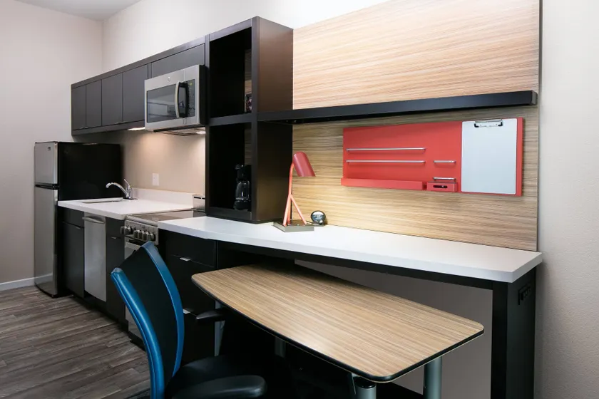 Towneplace Suites Kansas City Airport - Image 1