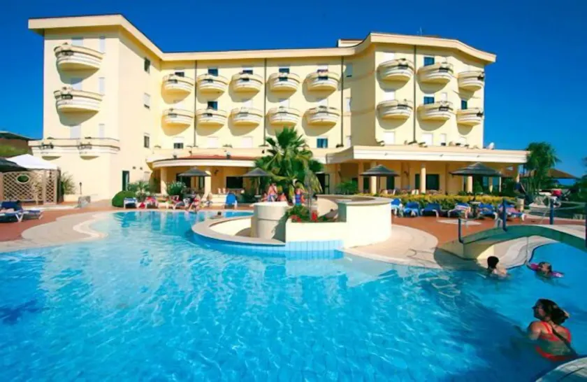 Sunshine Club Hotel Centro Benessere - Image 1