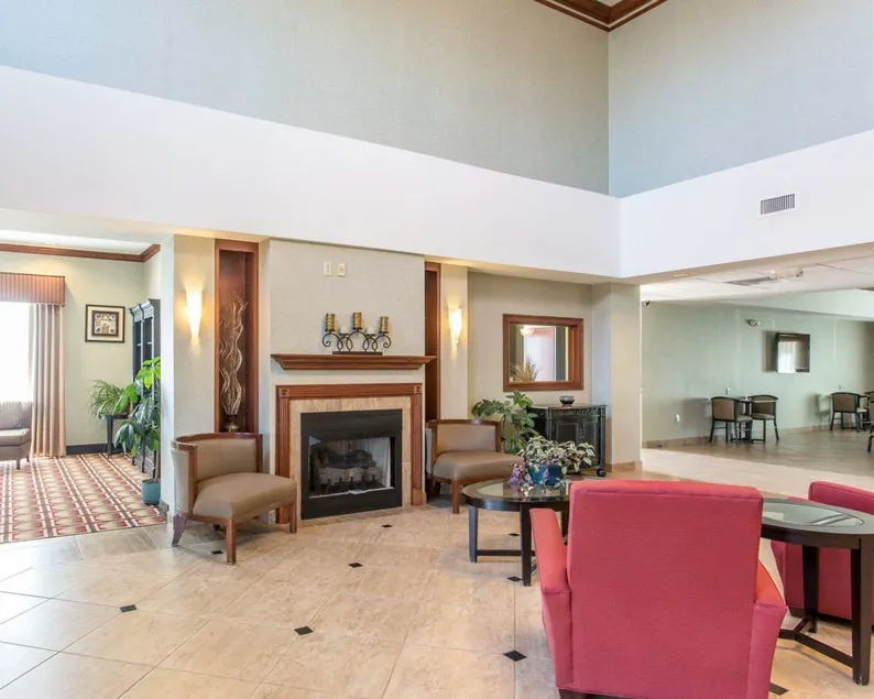 Comfort Inn & Suites Madisonville - Image 1