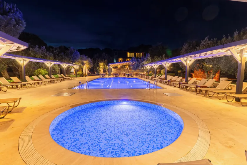 Assos Park Hotel - Image 1