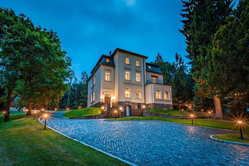 Parkhotel Muldental - Image 1