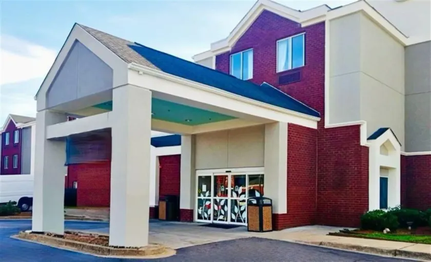 Broad Street Inn - Image 1