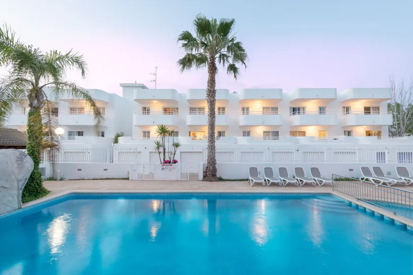 Olive Beach Apartamentos - Image 1
