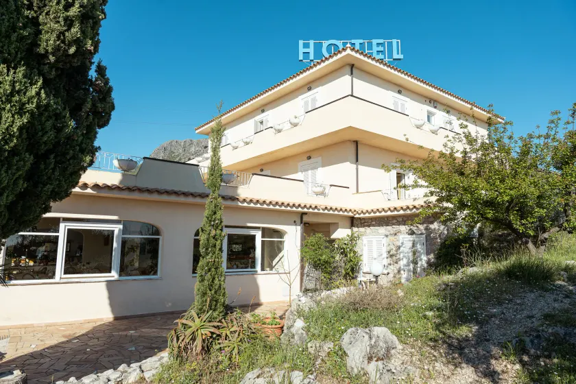 Hotel Belvedere - Image 1