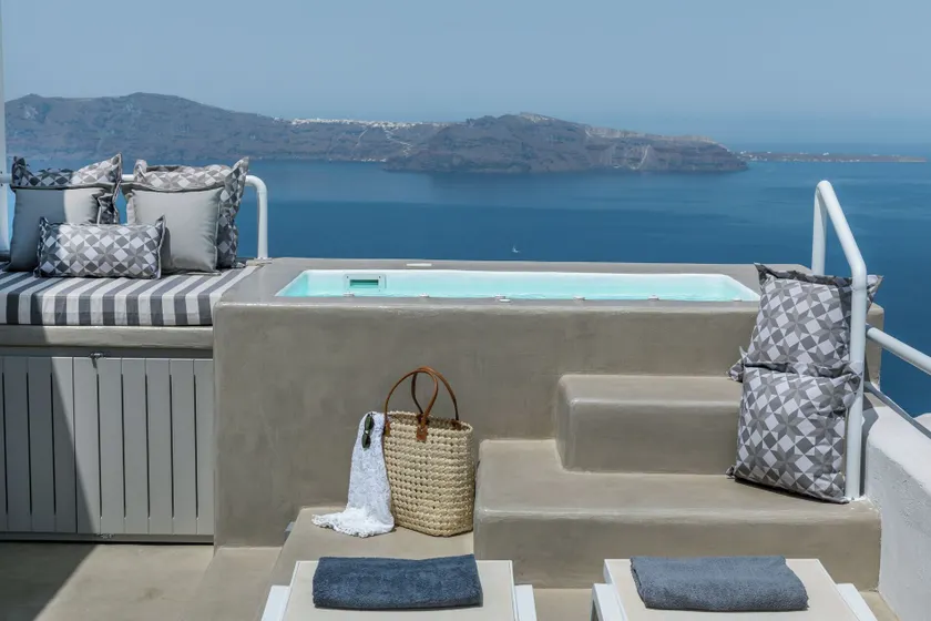 The 360° Caldera view house by Caldera Houses - Image 1
