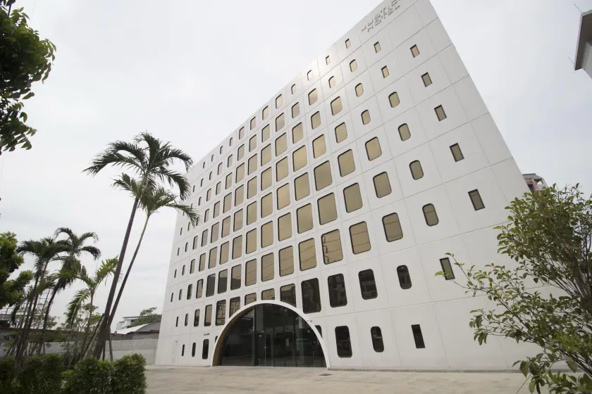 Justice Hotel - Image 1