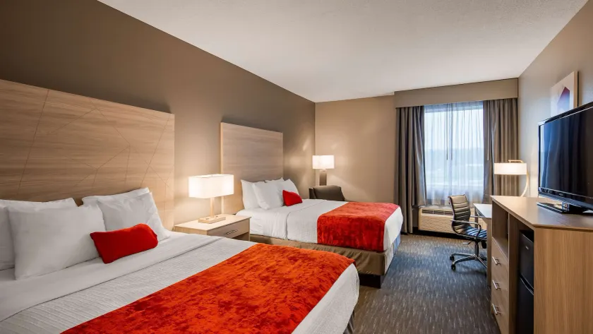 Best Western Plus New Cumberland - Image 1
