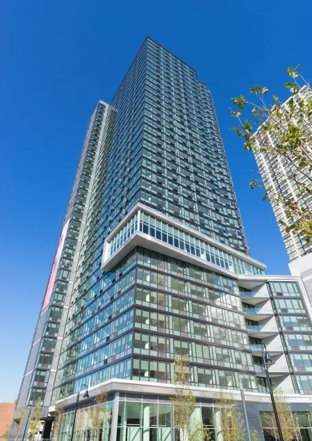Deedee's Sky Rise Apartments - Newport 2 - Image 1