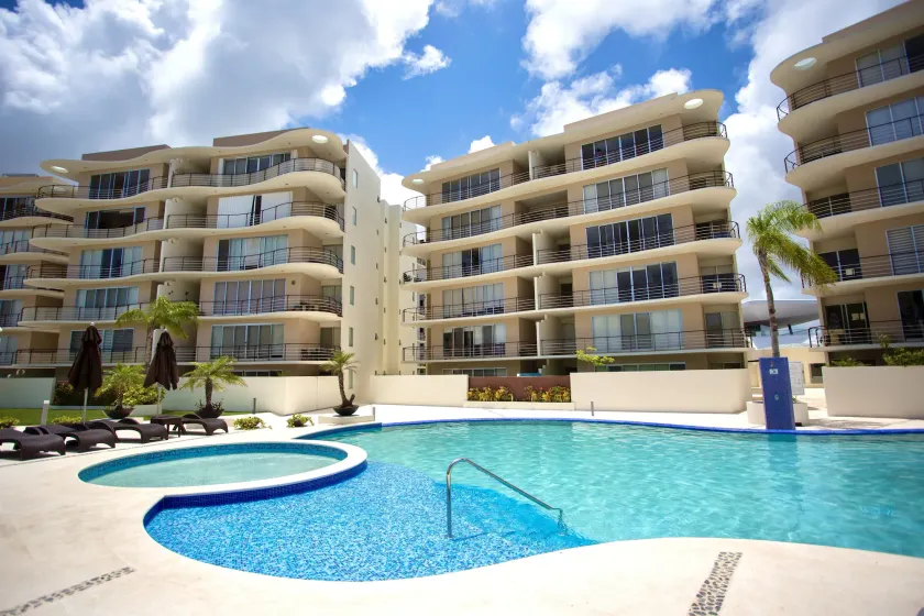 F305 · Luxury 2 bedroom apartment - Image 1