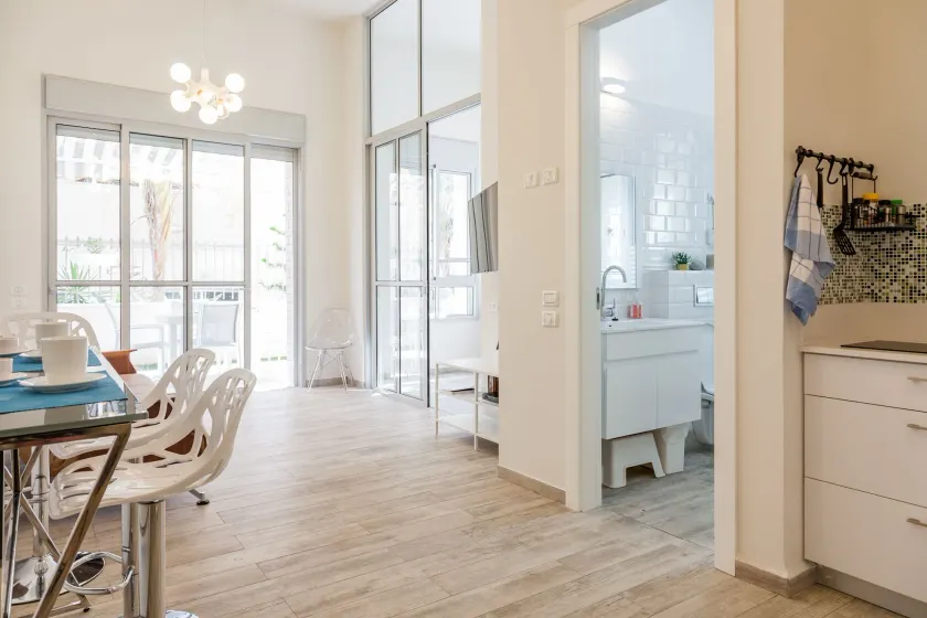 Allenby 36 Bauhaus Residence 5 Stars - Image 1