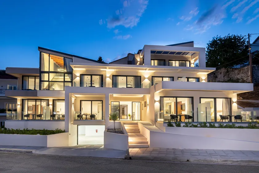CITY HILL Luxury Apartments - Image 1