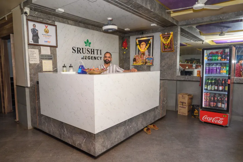 Hotel Srushti Regency - Réception