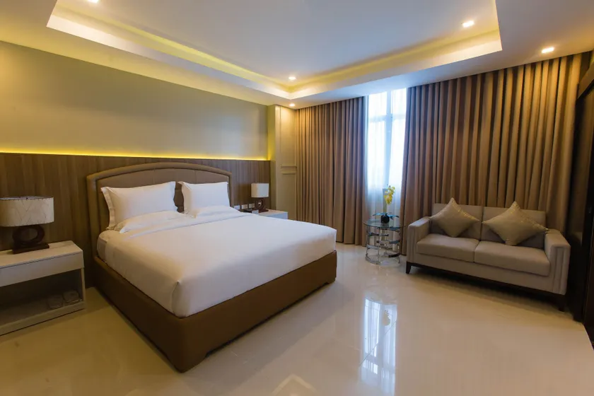 Iloilo Gateway Hotel and Suites - Image 1
