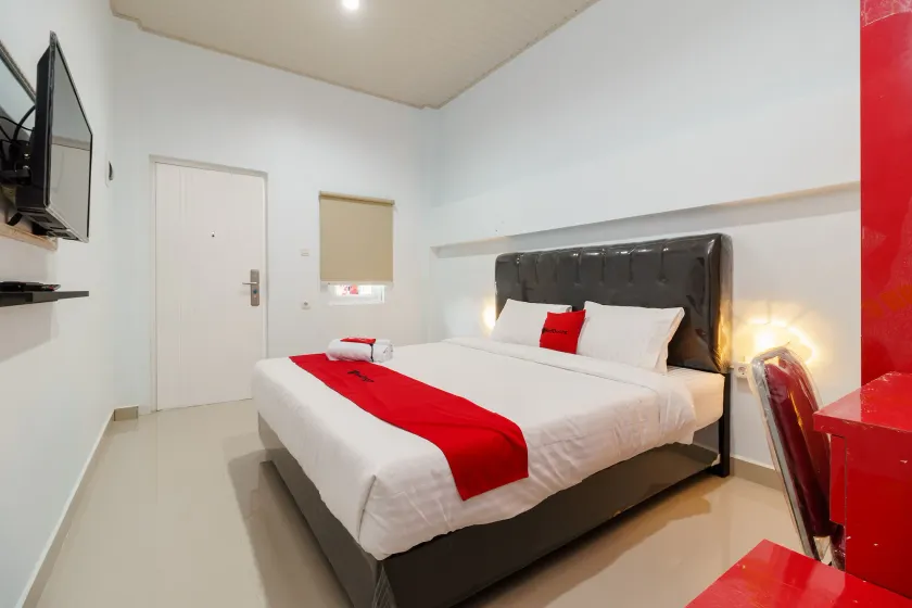 RedDoorz Plus near Palembang Icon Mall 2 - Image 1