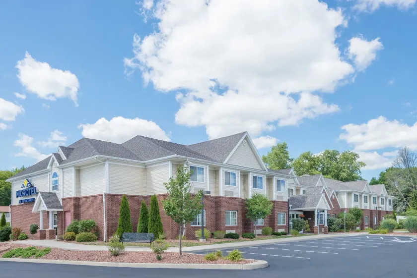 Microtel Inn & Suites Chili/Rochester - Image 1