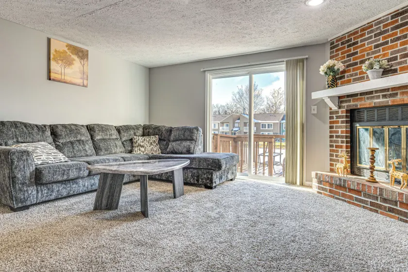 2 Mi to Castleton Square Mall! Quaint Condo - Image 1