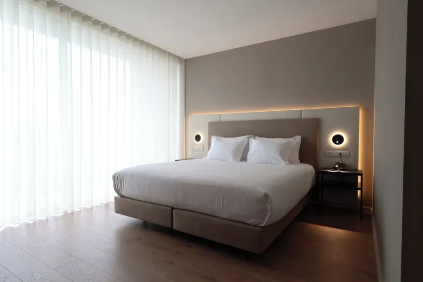 Oporto Fly Hotel - Image 1