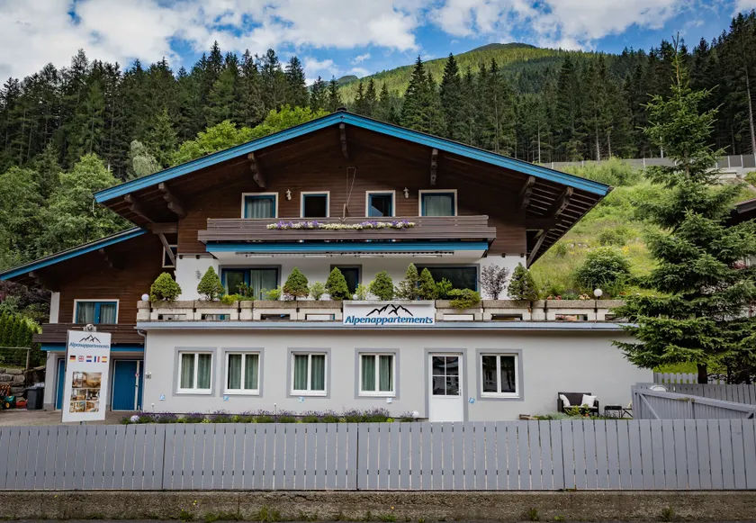 Alpenappartements - Image 1