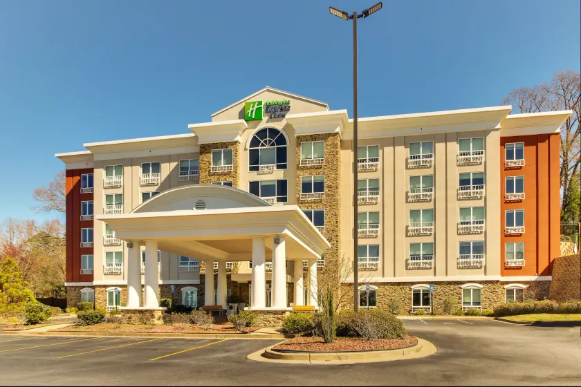 Holiday Inn Express & Suites Columbus - Ft Benning Maingate by IHG - Image 1