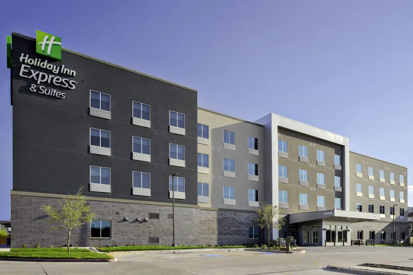 Holiday Inn Express & Suites Lubbock Central - Univ Area by IHG - Image 1