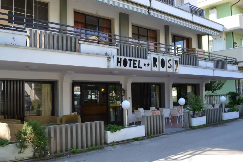Hotel Rosy - Image 1