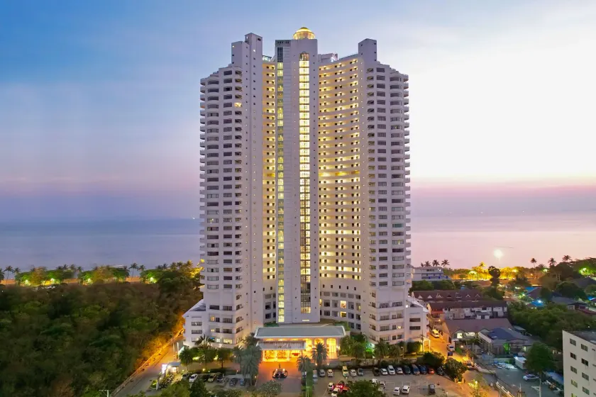 D Varee Jomtien Beach, Pattaya - Image 1