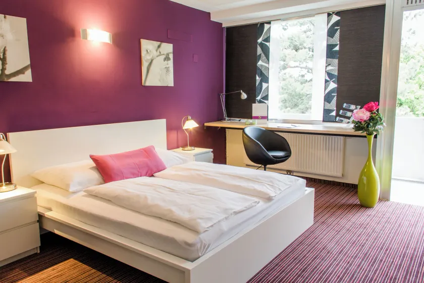College Garden Hotel - Image 1