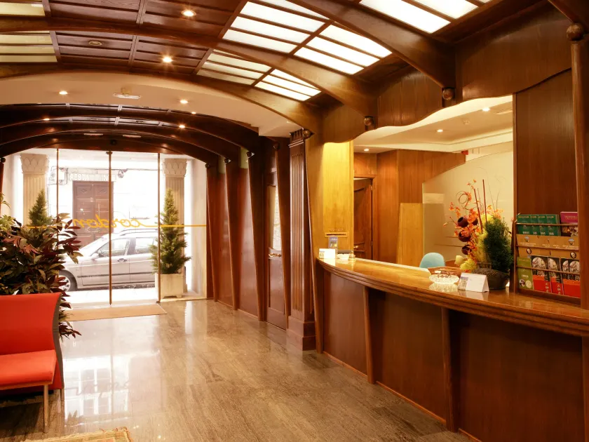 Hotel Cordón - Image 1