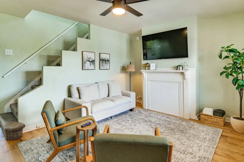7 Min to Stadiums and Dtwn! Mt Washington Home - Image 1