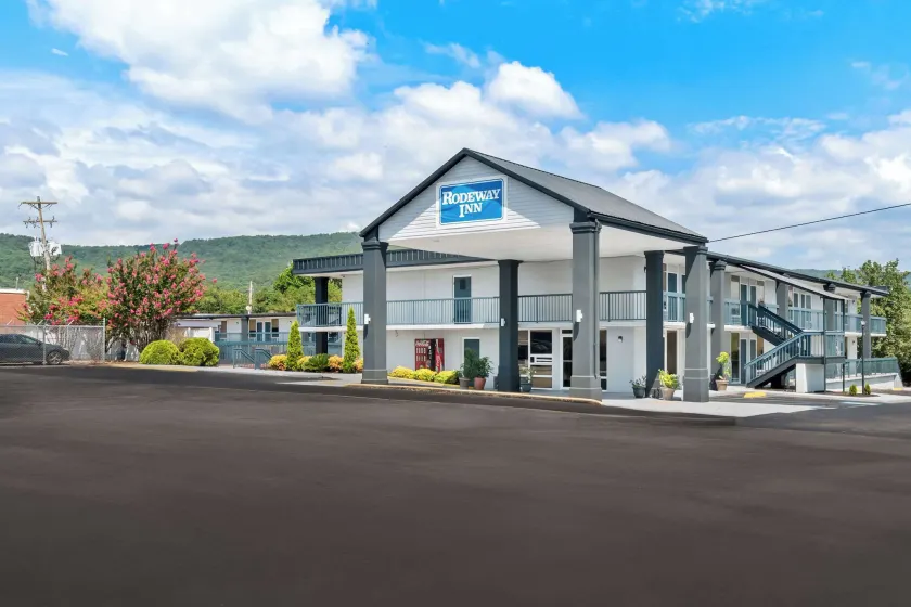 Rodeway Inn Dalton South - Image 1