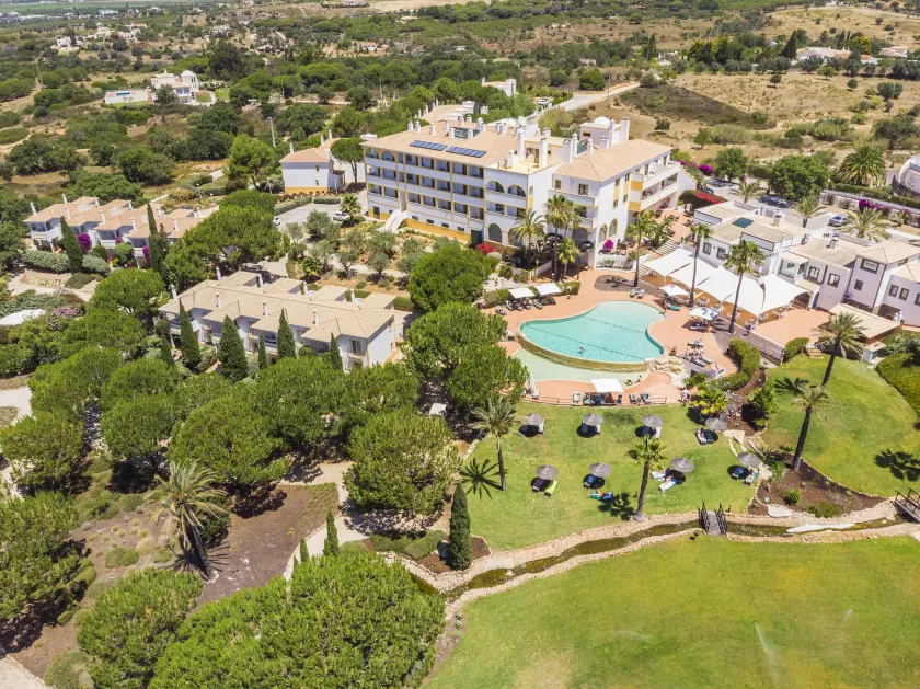 Vale d'El Rei Hotel & Villas - Image 1