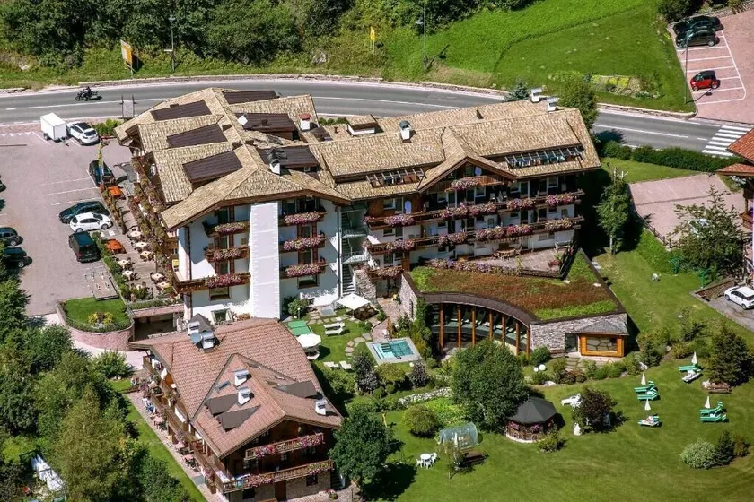Hotel Gran Paradis - Image 1