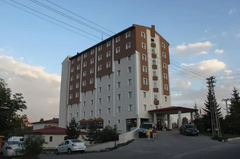 Sim-er Hotel - Image 1