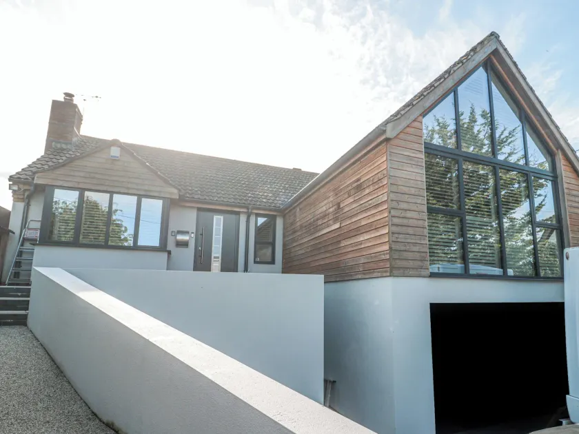 Orchard Leigh - Image 1