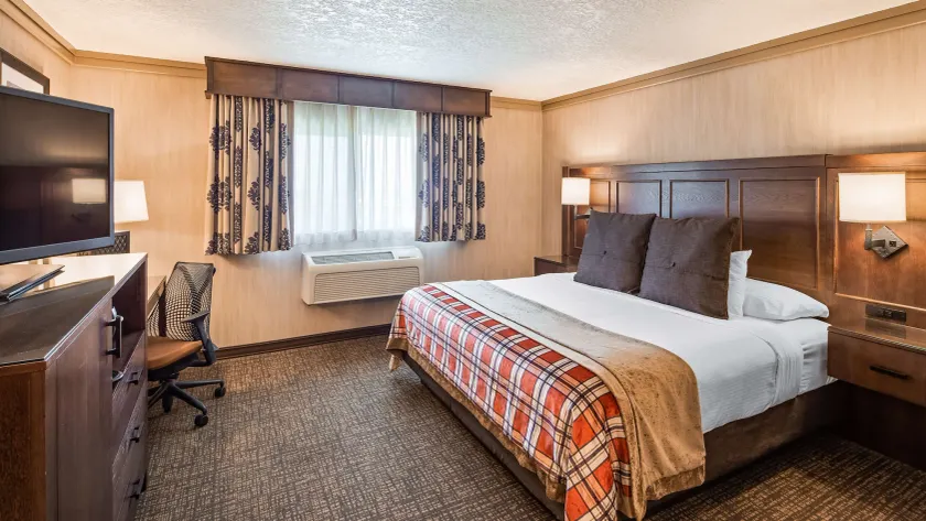 Best Western Plus Flathead Lake Inn and Suites - Image 1