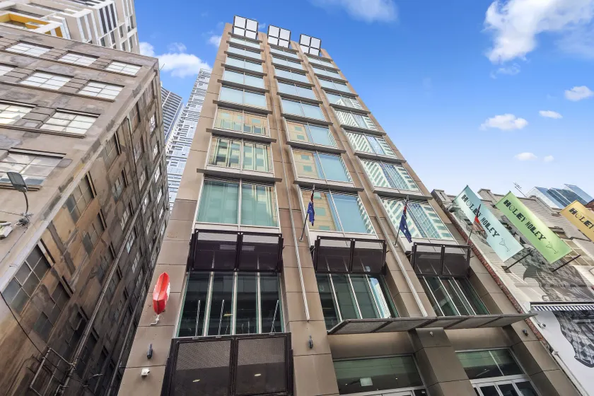 YEHS Hotel Melbourne CBD - Image 1