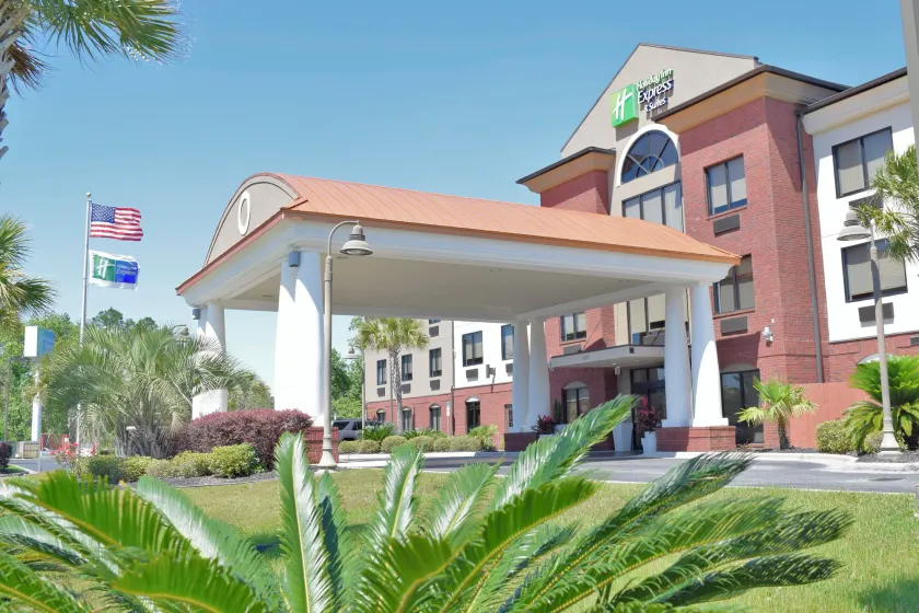 Holiday Inn Express & Suites Pensacola West I-10 by IHG - Image 1