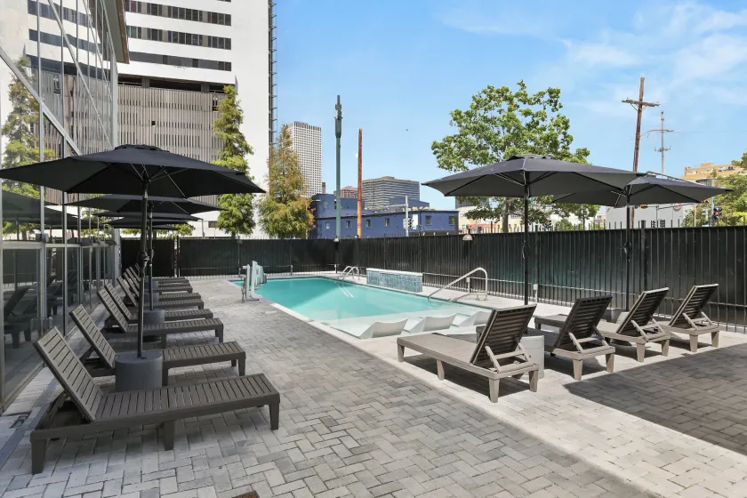 VCAY Hotel- Large Group Suites Near Superdome - Image 1