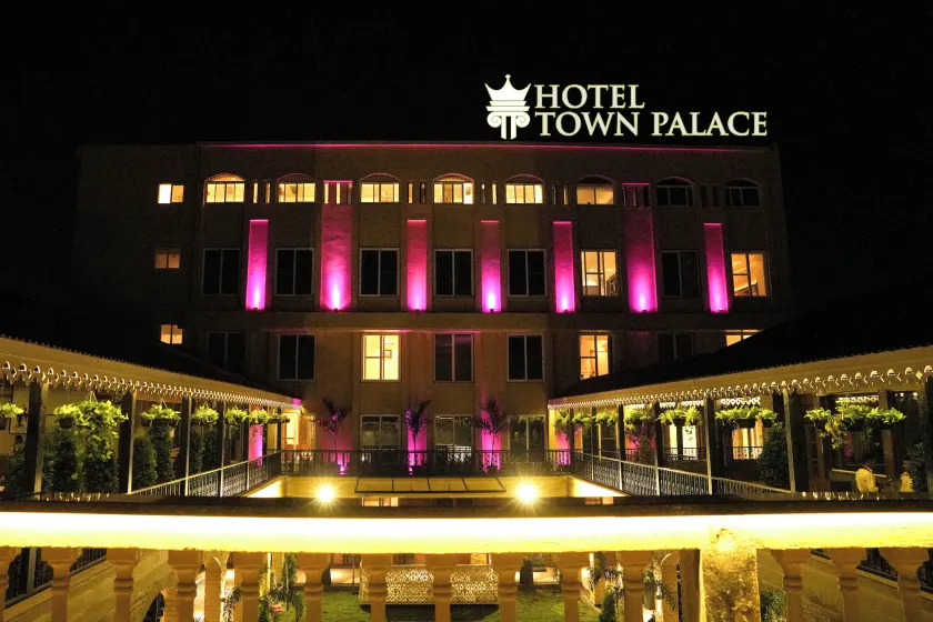 Hotel Town Palace - Image 1