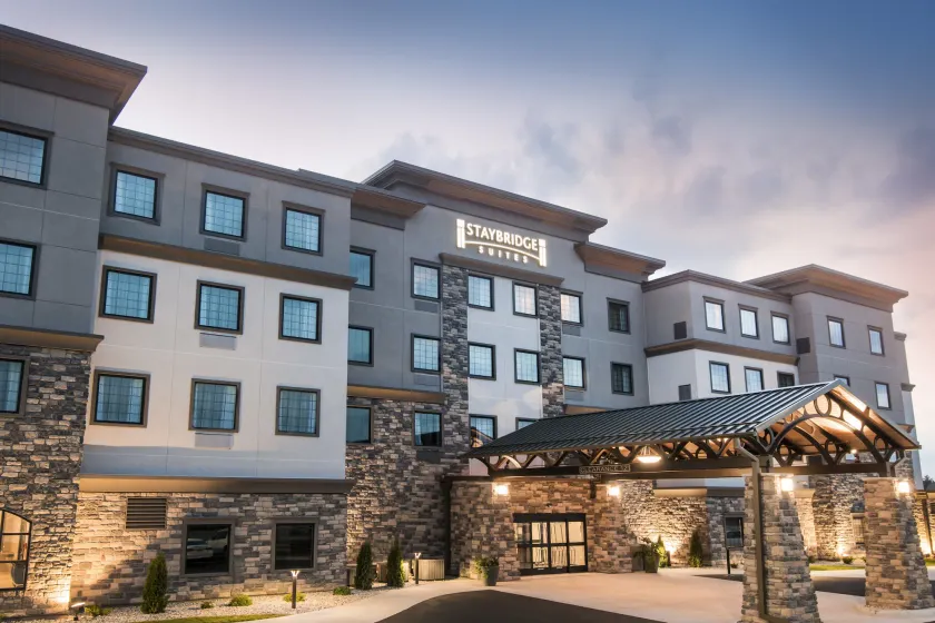 Staybridge Suites - Wisconsin Dells - Lake Delton by IHG - Image 1