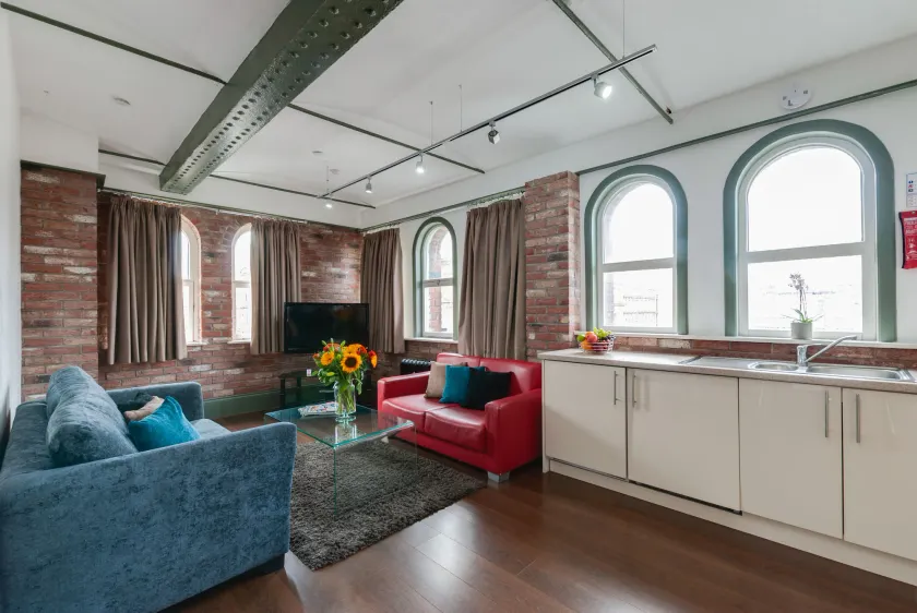 Base Serviced Apartments - Sir Thomas Street - Image 1