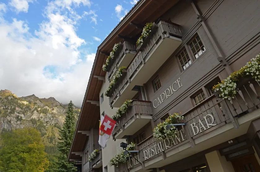 Hotel Maya Caprice - Image 1