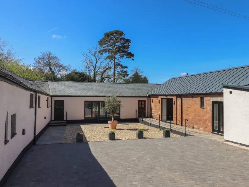 Lower Marsh Barns - Image 1