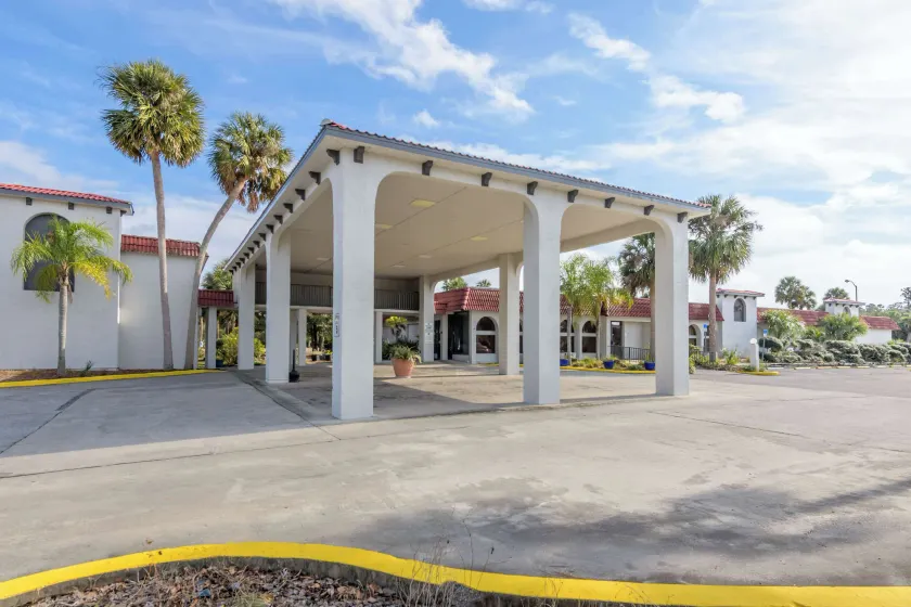 Motel 6-Spring Hill, FL - Weeki Wachee - Image 1