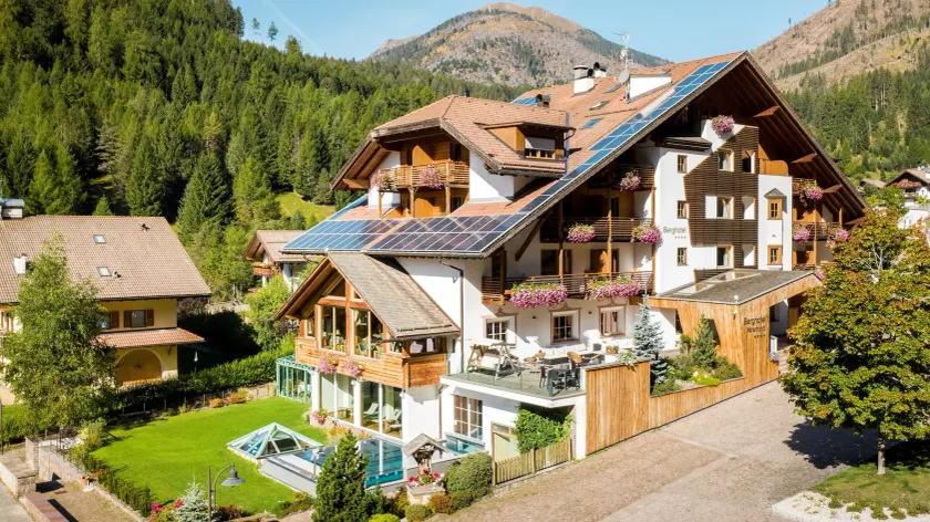 Berghotel Miramonti - Image 1