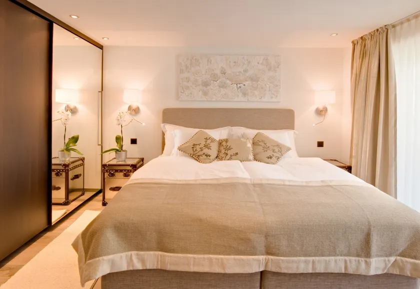 Alex Lodge Private Luxury Apartments - Image 1