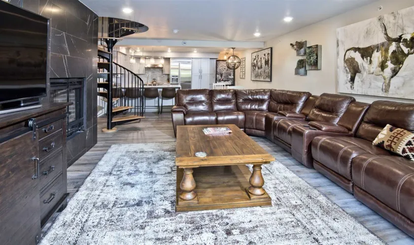 9 Vail Road Vail Village 2 to 4 Bedrooms by Vail Realty - Image 1