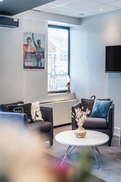 ibis Styles Vannes Gare Centre - Coin salon dans le hall