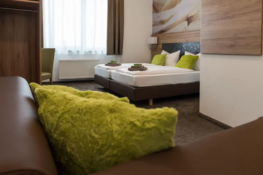 The Outlet Hotel - Image 1