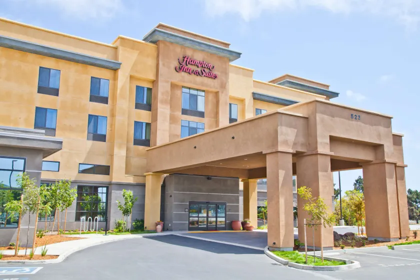 Hampton Inn & Suites Salinas - Image 1